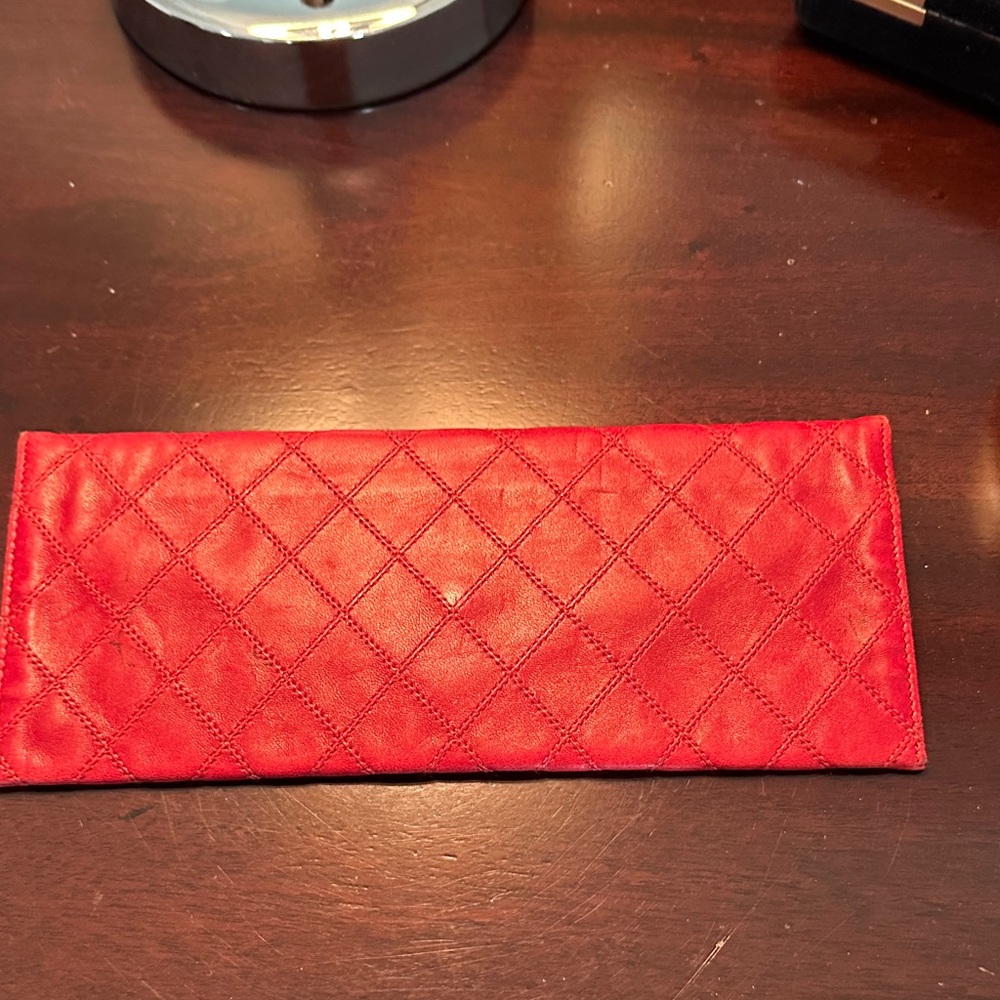 CHANEL Red Quilted Leather Envelope Clutch - Picture 4 of 5